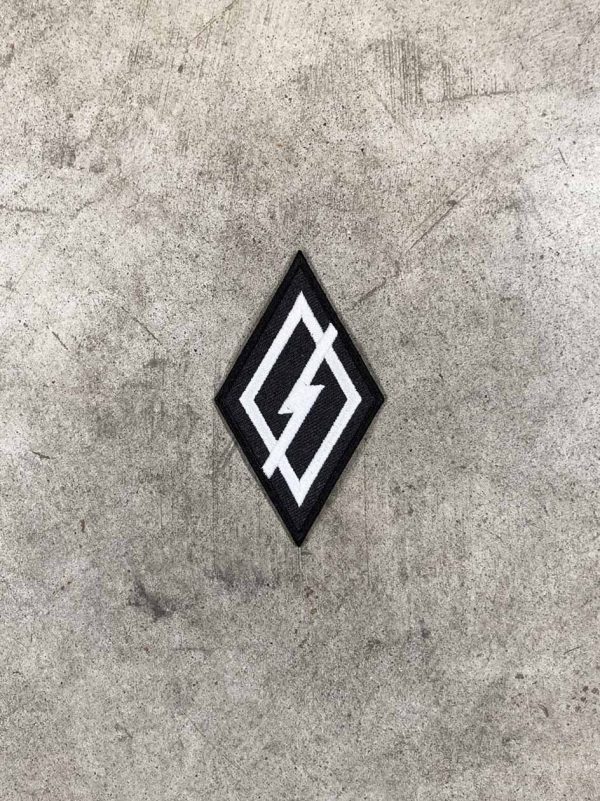 Paranoid Motorcycles - Electric diamond Patch is true distinctive element in the biker culture, our patch are Embroidered – 8 x 4,5 cm The best patch ever !
